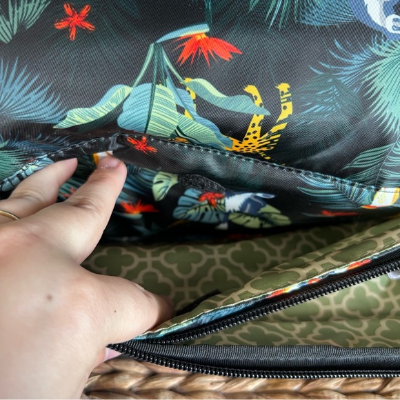 NWOT Lug Tropical Animal Print Trolley XL Cosmetic Bag - Picture 9 of 11